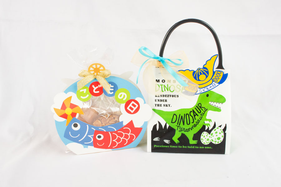こどもの日ギフトとダイナソーギフトの写真
